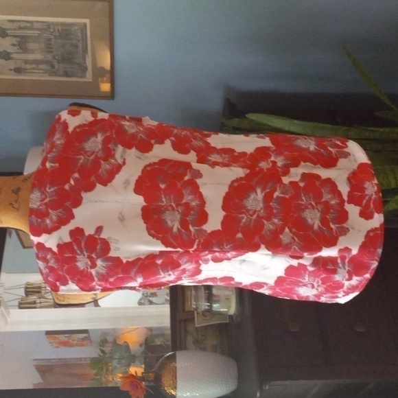 Crosby. White & Pink Floral Pleated Sleeveless Blouse - Picture 5 of 10